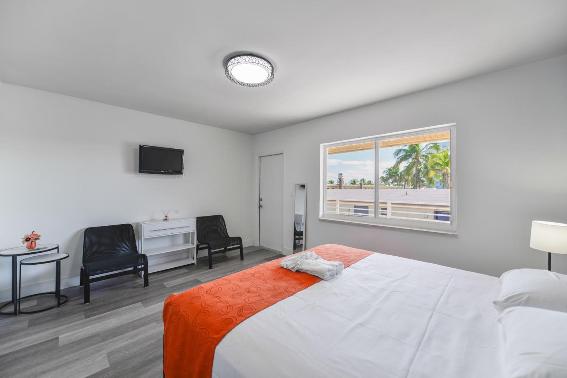Serene Studio By The Beach With Pool - M34 Hollywood Exterior photo